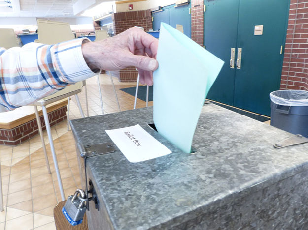 Voting. Photo by Dawn Ballou, Pinedale Online.