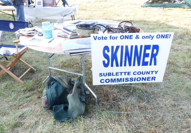 Vote Courtney Skinner. Photo by Dawn Ballou, Pinedale Online.