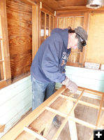 Cleaning windows. Photo by Dawn Ballou, Pinedale Online.