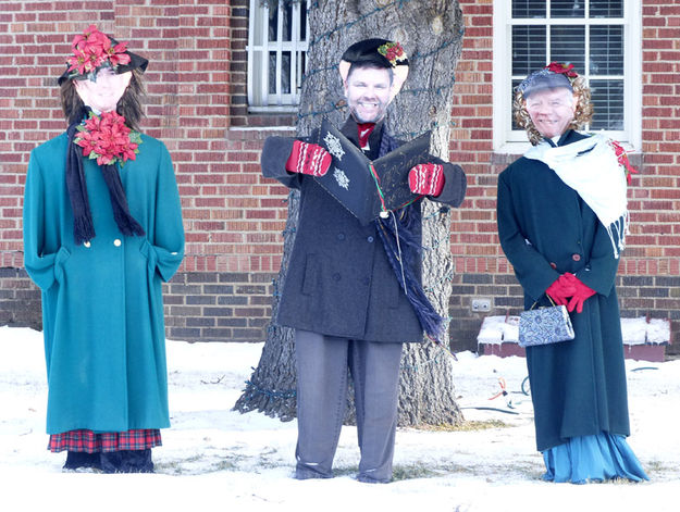 Courthouse Carolers. Photo by Pinedale Online.