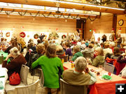 Wreath Auction. Photo by Dawn Ballou, Pinedale Online.