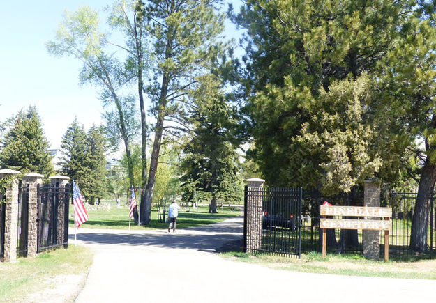 Pinedale Cemetery. Photo by Dawn Ballou, Pinedale Online.