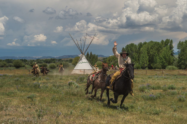 Riding in to Rendezvous. Photo by Arnold Brokling.