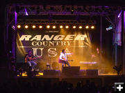 Jake introduces his band. Photo by Dawn Ballou, Pinedale Online.