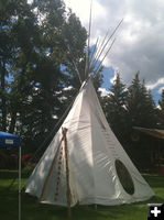 Information tipi. Photo by Dawn Ballou, Pinedale Online.