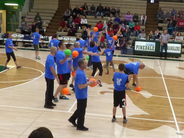 Blue Team. Photo by Dawn Ballou, Pinedale Online.