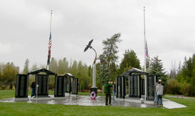 Veterans Memorial. Photo by Dawn Ballou, Pinedale Online.