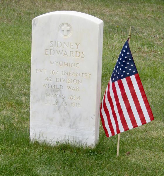 Sidney Edward grave. Photo by Dawn Ballou, Pinedale Online.