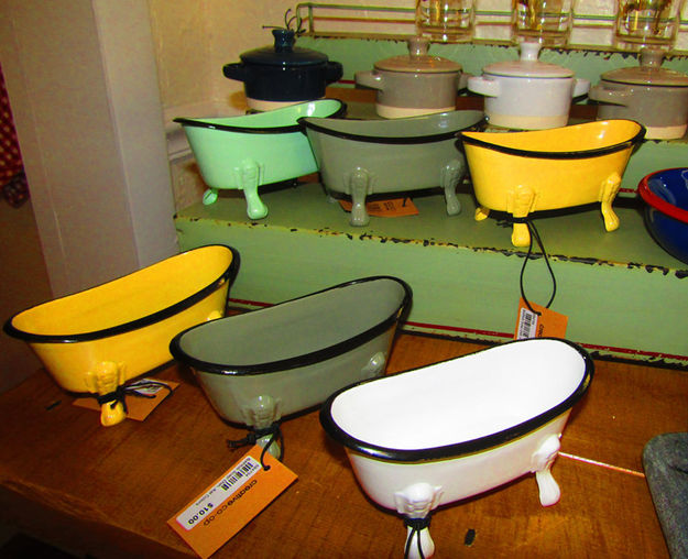 Bathtub Soap Dishes. Photo by Dawn Ballou, Pinedale Online.