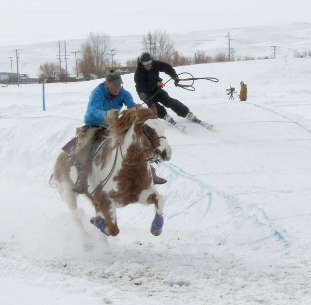 Skijoring. Photo by Dawn Ballou, Pinedale Online.