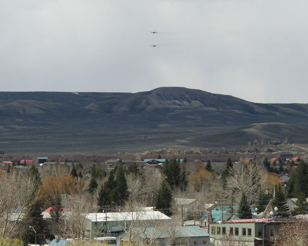 Flying over Pinedale. Photo by Dawn Ballou, Pinedale Online.