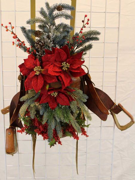 Saddle Wreath. Photo by Pinedale Online.