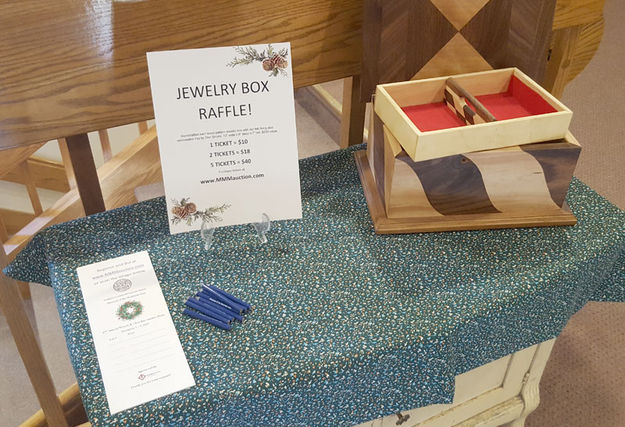 Jewelry Box Raffle. Photo by Pinedale Online.