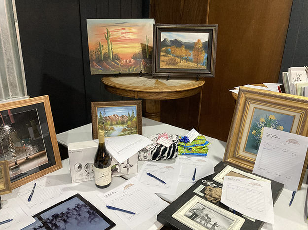 Silent Auction. Photo by Pinedale Online.