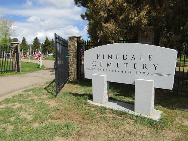 Pinedale Cemetery. Photo by Dawn Ballou, Pinedale Online.