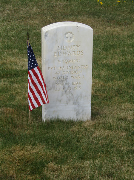 Sidney Edwards grave. Photo by Dawn Ballou, Pinedale Online.