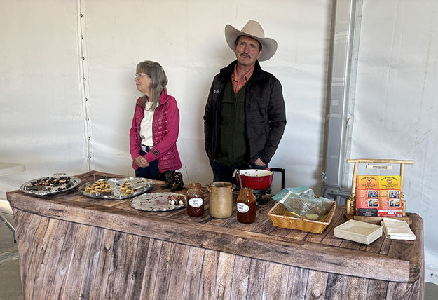 Pitchfork Fondue. Photo by Dawn Ballou, Pinedale Online.