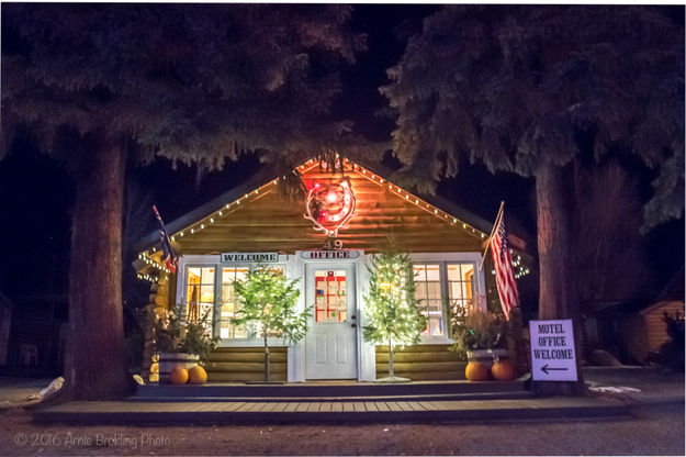 Log Cabin Motel. Photo by Arnie Brokling.