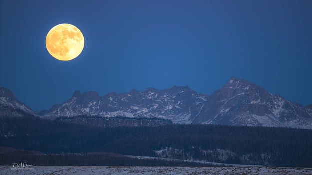 Moon And Harrower Peak. Photo by Dave Bell.