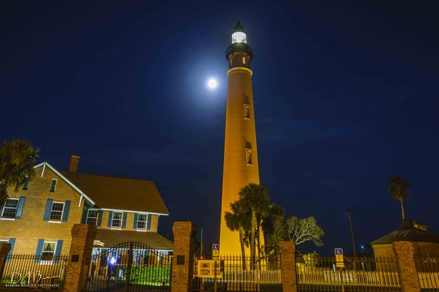 Pince Inlet Lighthouse. Photo by Dave Bell.