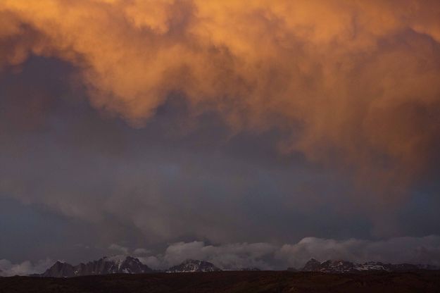 Virga Over The Wind Rivers. Photo by Dave Bell.