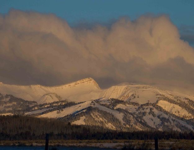 Light On Hoback. Photo by Dave Bell.