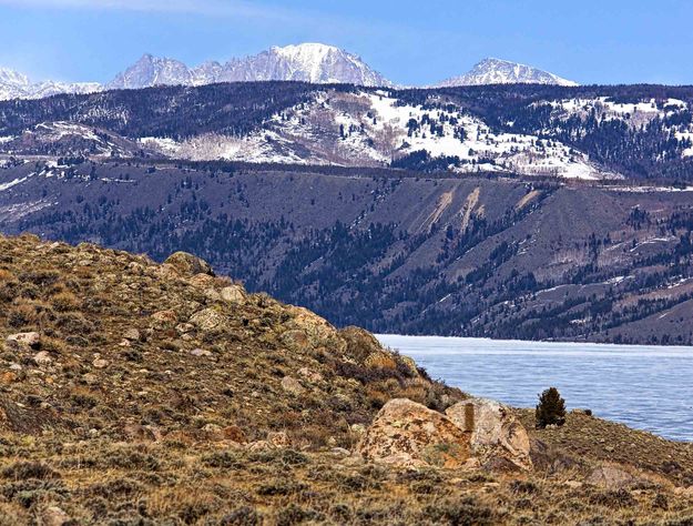 Fremont Peak-Lake-Ridge!. Photo by Dave Bell.