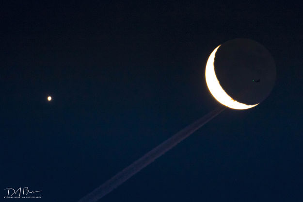 Jetliner, Moon and Venus. Photo by Dave Bell.