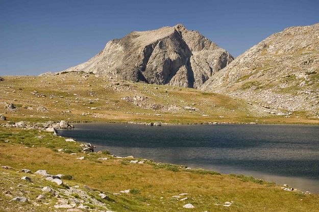 Unnamed Lake and Unnamed Peak Near Halls Lake. Photo by Dave Bell.