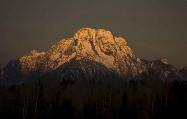 Mt. Moran Light-up!. Photo by Dave Bell.