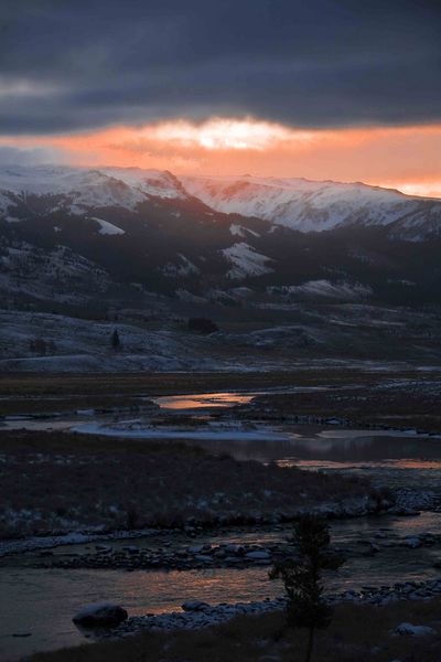 Sunrise Over The Green River. Photo by Dave Bell.