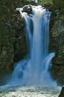 Running Eagle Falls. Photo by Dave Bell.