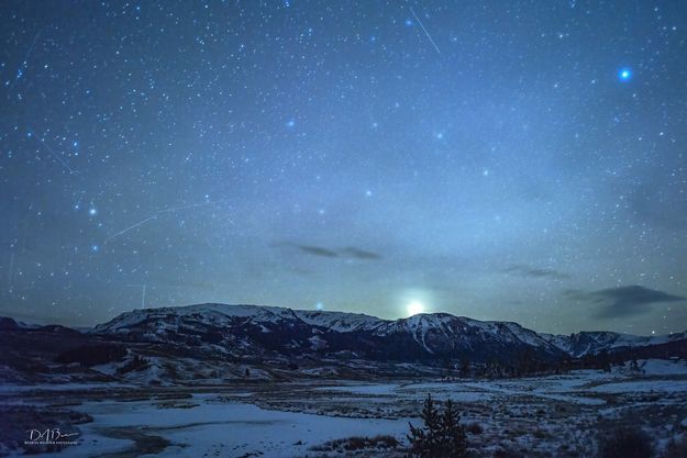 Venus And Geminids. Photo by Dave Bell.