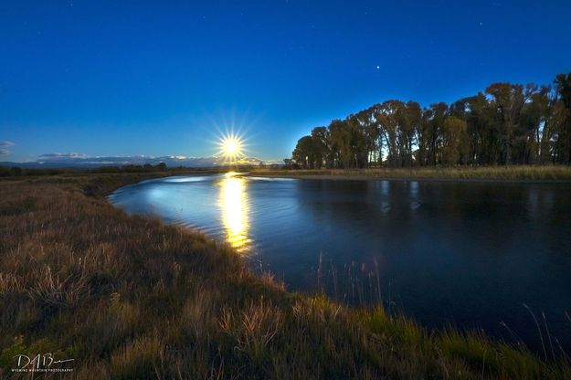 Green River Moon. Photo by Dave Bell.