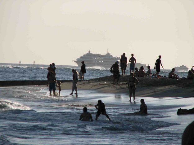 Busy Beach. Photo by Dave Bell.