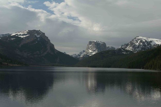 Lower Green River Lake and Peaks. Photo by Dave Bell.