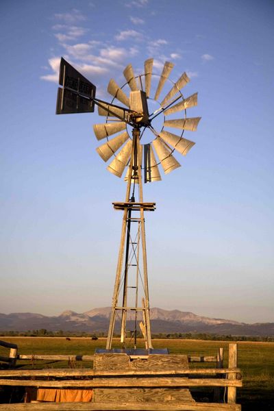 Windmill. Photo by Dave Bell.