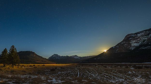 Halloween Moon Rise. Photo by Dave Bell.