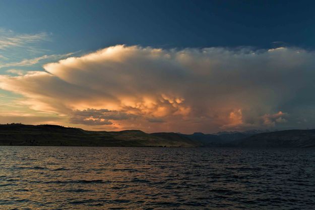 Nicely Lit Sundown Thunderhead. Photo by Dave Bell.