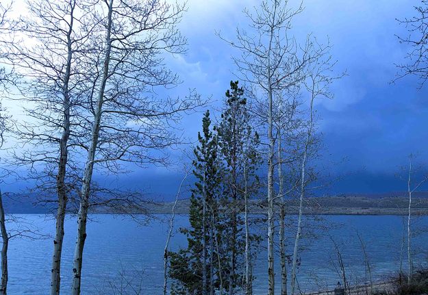 Fremont Lake Thunderstorm. Photo by Dave Bell.