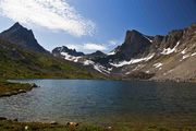 Gorgeous Lee Lake. Photo by Dave Bell.