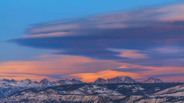 Sunsetting Lenticulars. Photo by Dave Bell.