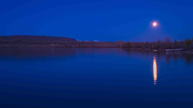 Full Moon Rising. Photo by Dave Bell.