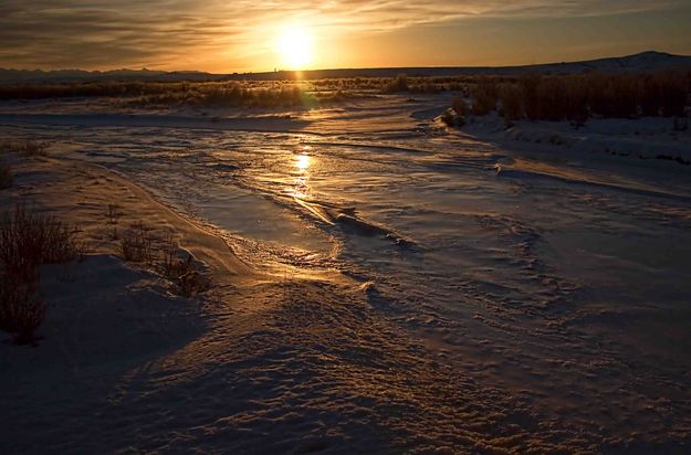 Morning Light On Frozen Green River At Daniel. Photo by Dave Bell.