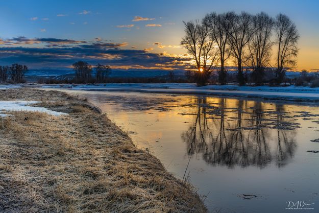 Green River Morning. Photo by Dave Bell.