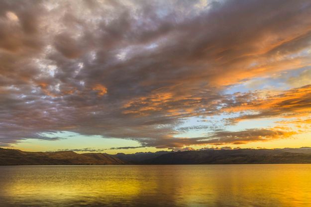 Fremont Lake Sunrise Color. Photo by Dave Bell.