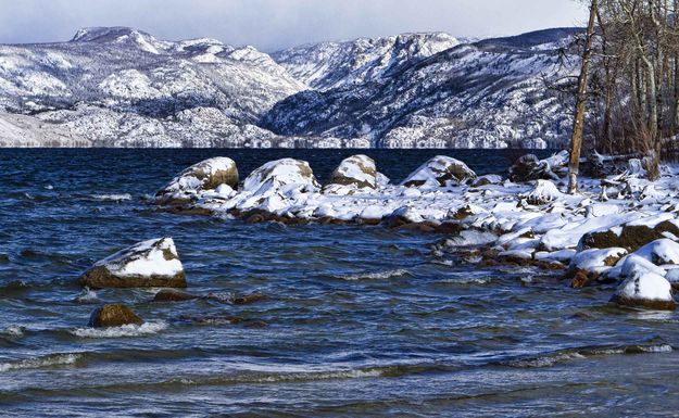 Wintry Fremont Lake. Photo by Dave Bell.