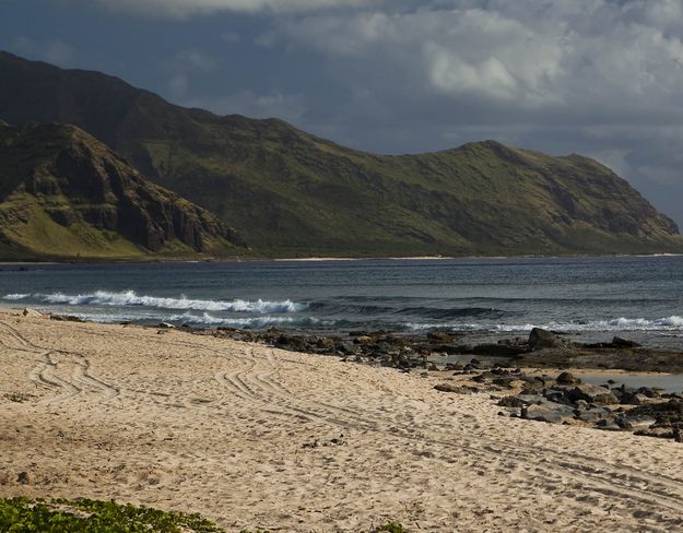 Oahu West Shore. Photo by Dave Bell.