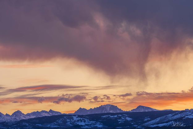 Fremont Peak Virga. Photo by Dave Bell.