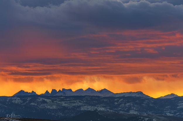 Cirque Silhouette. Photo by Dave Bell.